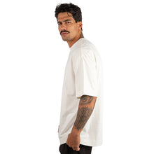 Carregar imagem no visualizador da galeria, Camiseta Oversized Premium Malha Suedine Off White