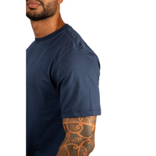 Carregar imagem no visualizador da galeria, Camiseta Masculina Algodão Egípcio Marinho Gola C