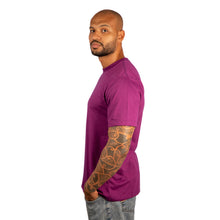Carregar imagem no visualizador da galeria, Camiseta Masculina Algodão Egípcio Violeta Gola C
