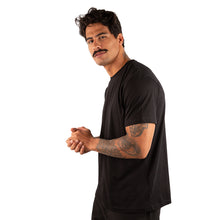 Carregar imagem no visualizador da galeria, Camiseta em Algodão Pima 40.1 - Peruana Legitima - Preta
