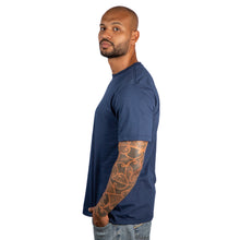 Carregar imagem no visualizador da galeria, Camiseta Masculina Algodão Egípcio Marinho Gola C

